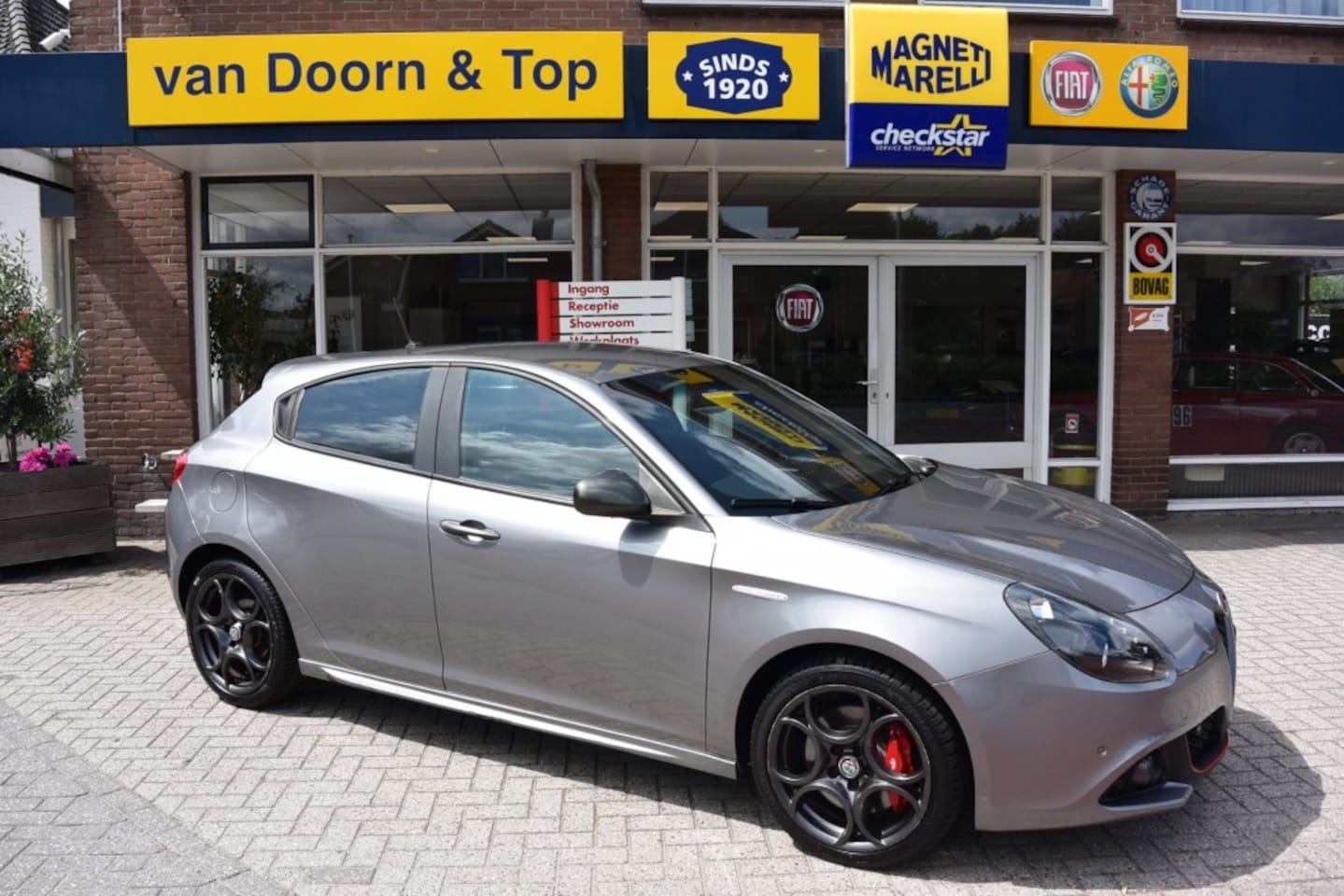 Alfa Romeo Giulietta - 1.4 T M.AIR BUS. SUP / Parkcontrol / Leder - AutoWereld.nl