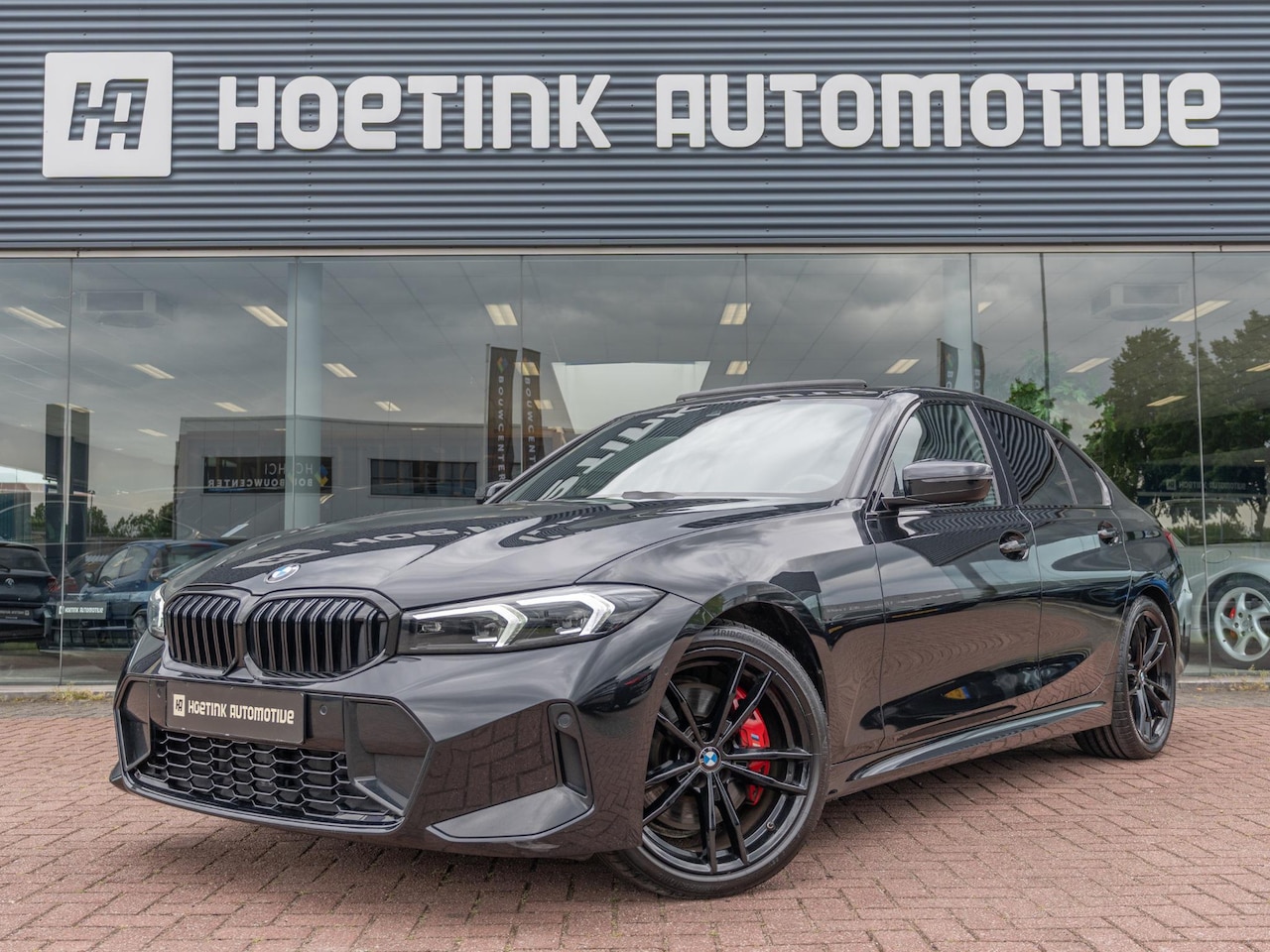 BMW 3-serie - 330i | M-Sport | Dealer onderhouden | Apple CarPlay & Android Auto - AutoWereld.nl