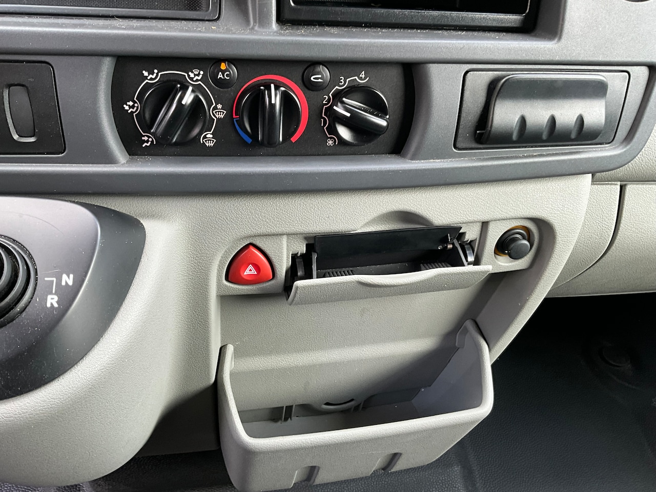 Renault Master - T35 2.5 dCi L2 H1 DC - AutoWereld.nl