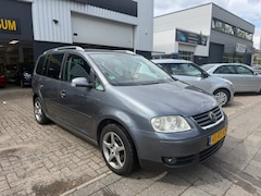 Volkswagen Touran - 1.9 TDI Highline 7 PERSOONS