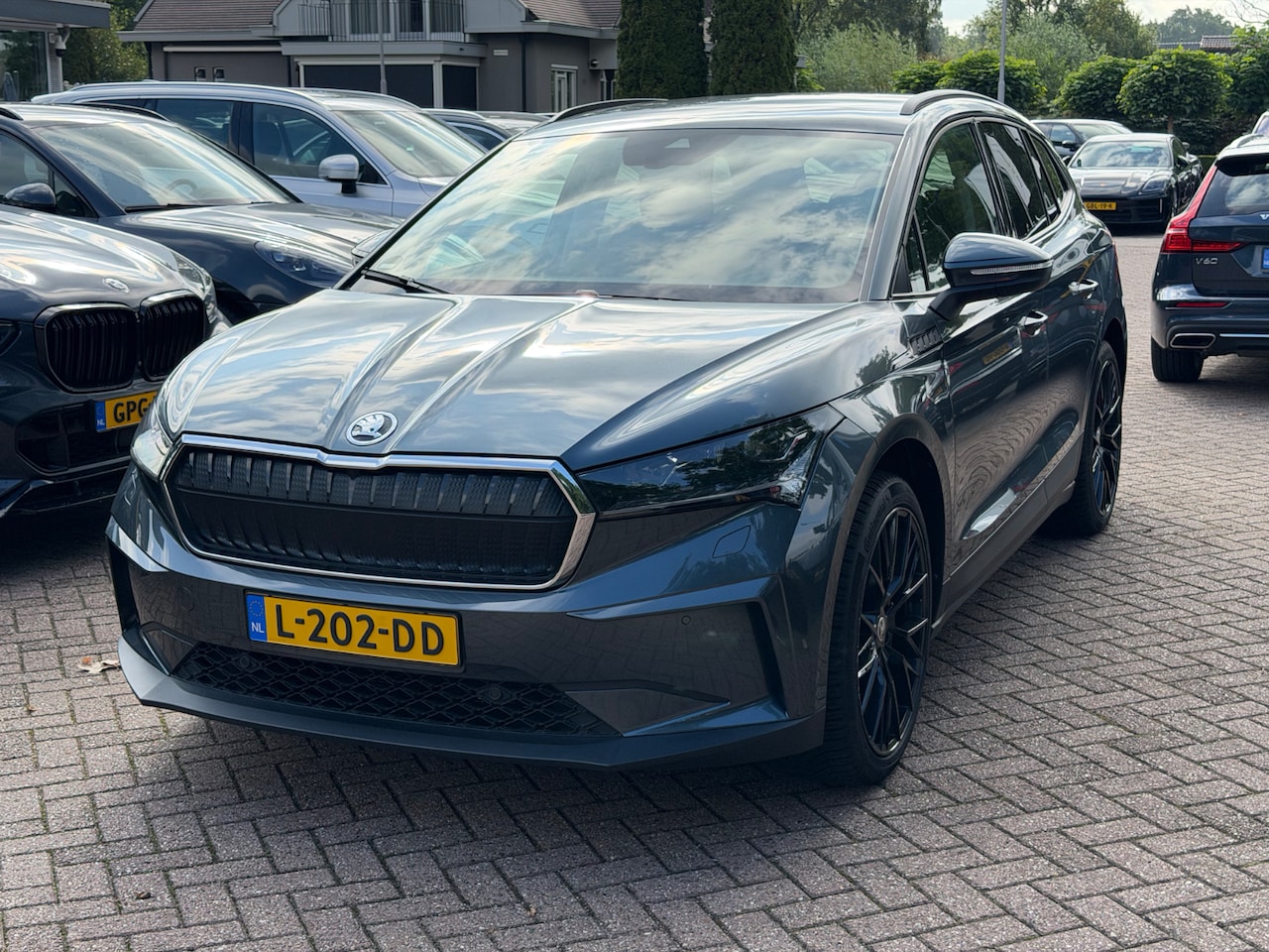 Skoda Enyaq iV - 60 First Edition / Camera / CarPlay / Keyless / Matrix LED / 20'' / Dodehoek / Stoelverwar - AutoWereld.nl