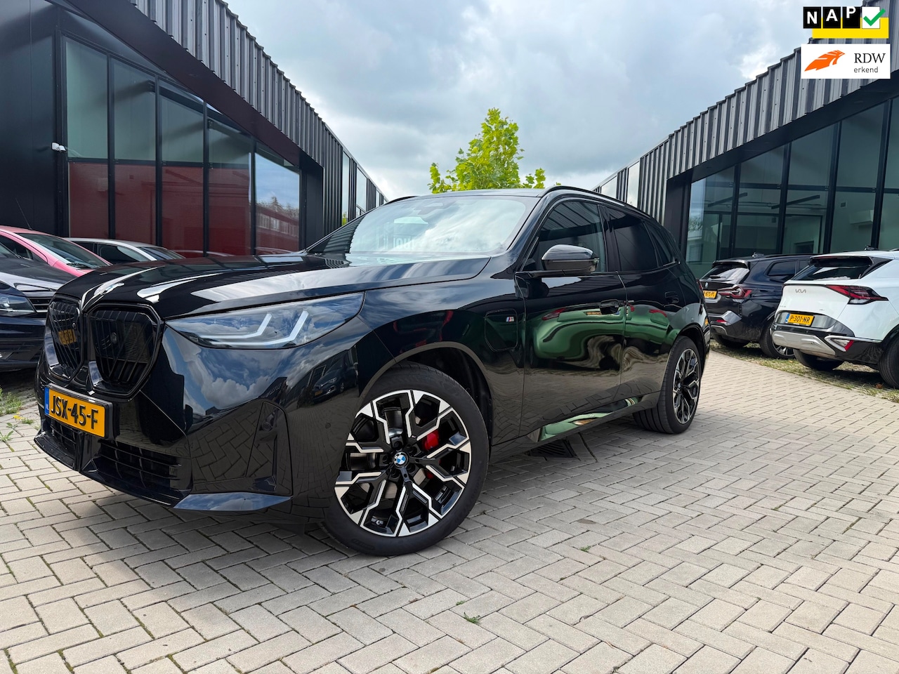 BMW X3 - 30e xDrive M-Sport Pano HUD H/K 1 Eig NL Auto - AutoWereld.nl