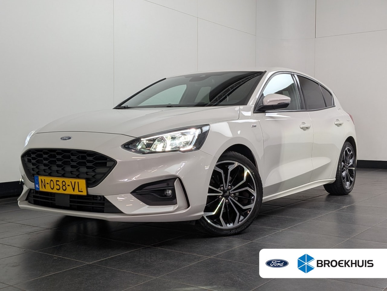 Ford Focus - 1.0 EcoBoost ST Line | Winterpack | Sportstoelen | Keyless | LED | Carplay/Android auto | - AutoWereld.nl