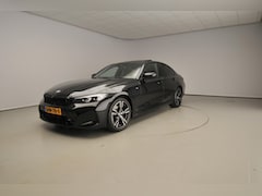 BMW 3-serie - Sedan 318i | M-Sportpakket | LED | Leder | Navigatie | Schuifdak | Sportstoelen | Stoelver