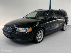 Volvo V70 - 2.5T Momentum AUTOMAAT / LEER