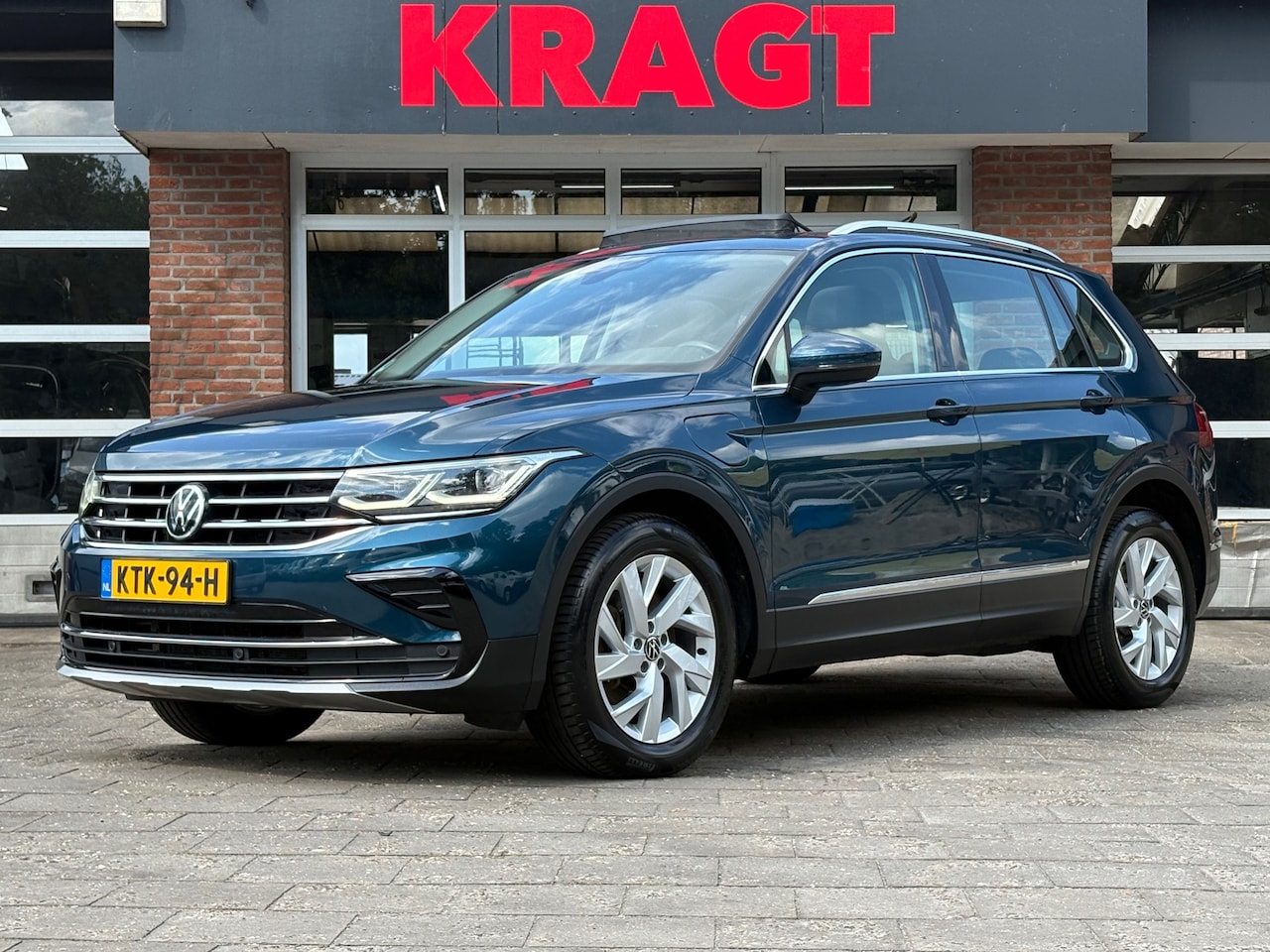 Volkswagen Tiguan - Elegance 1.4 TSI eHybrid 245 pk - Panoramadak - Trekhaak - IQ Light - AutoWereld.nl