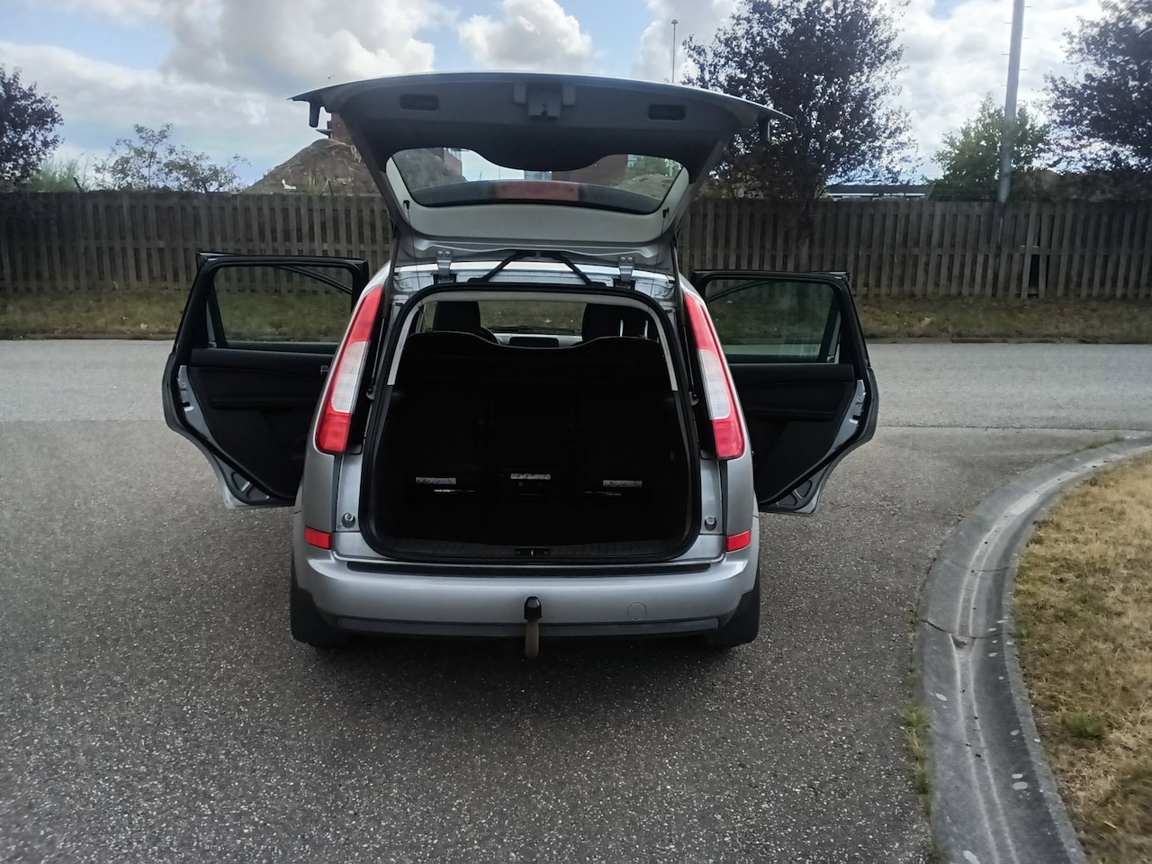 Ford Focus C-Max - 1.8-16V First Edition 1.8-16V First Edition