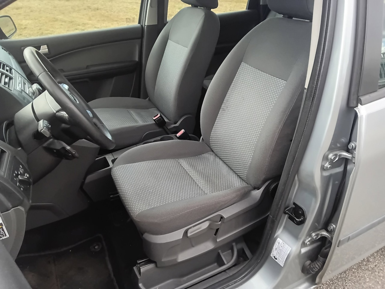 Ford Focus C-Max - 1.8-16V First Edition 1.8-16V First Edition