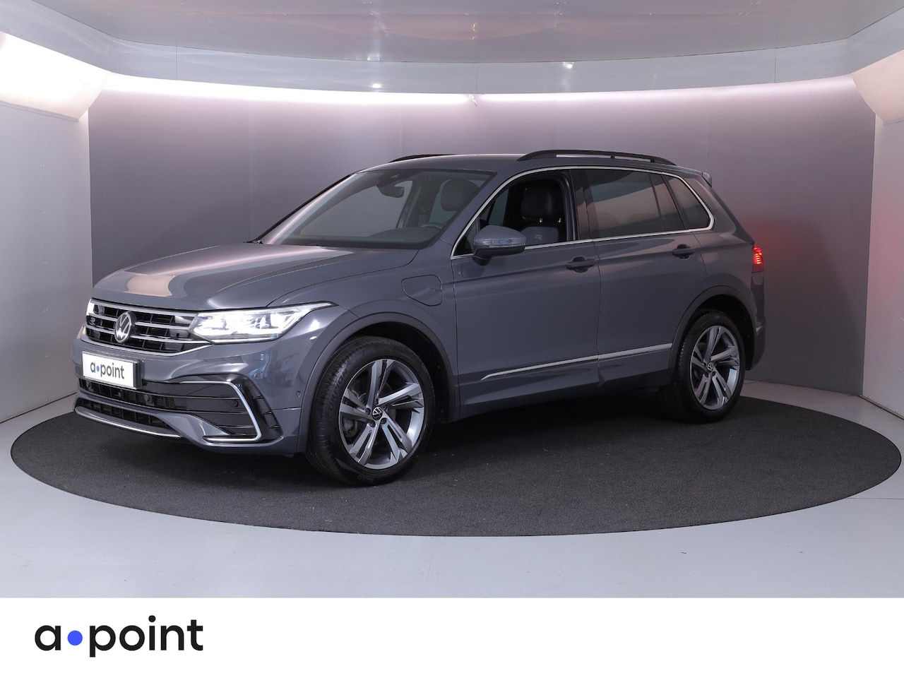 Volkswagen Tiguan - 1.4 TSI eHybrid R-Line Business 245 pk Automaat (DSG) | Navigatie | Parkeersensoren (Park - AutoWereld.nl