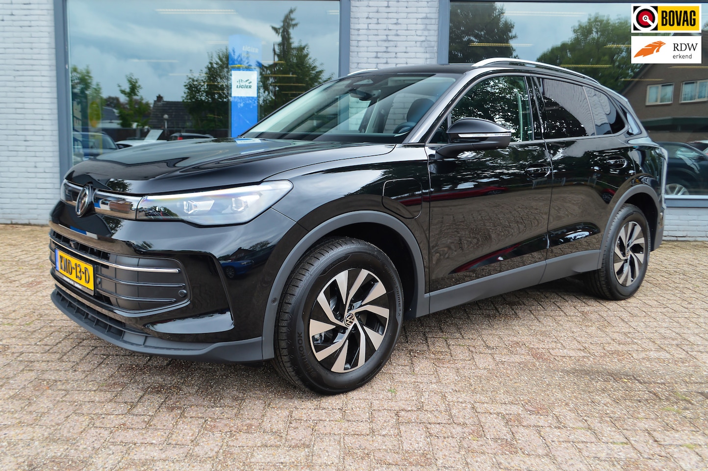 Volkswagen Tiguan - NIEUW 1.5 eHybrid Life Edition SUPERDEAL! STOEL/STUUR VEWRW> 360 CAMERA - AutoWereld.nl