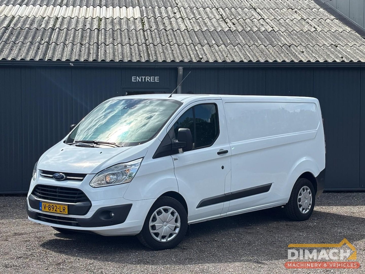 Ford Transit Custom - L2H2 - automaat - euro 6 - radio - 2.0L diesel - trekhaak - schuifdeur - airco - NL voertu - AutoWereld.nl