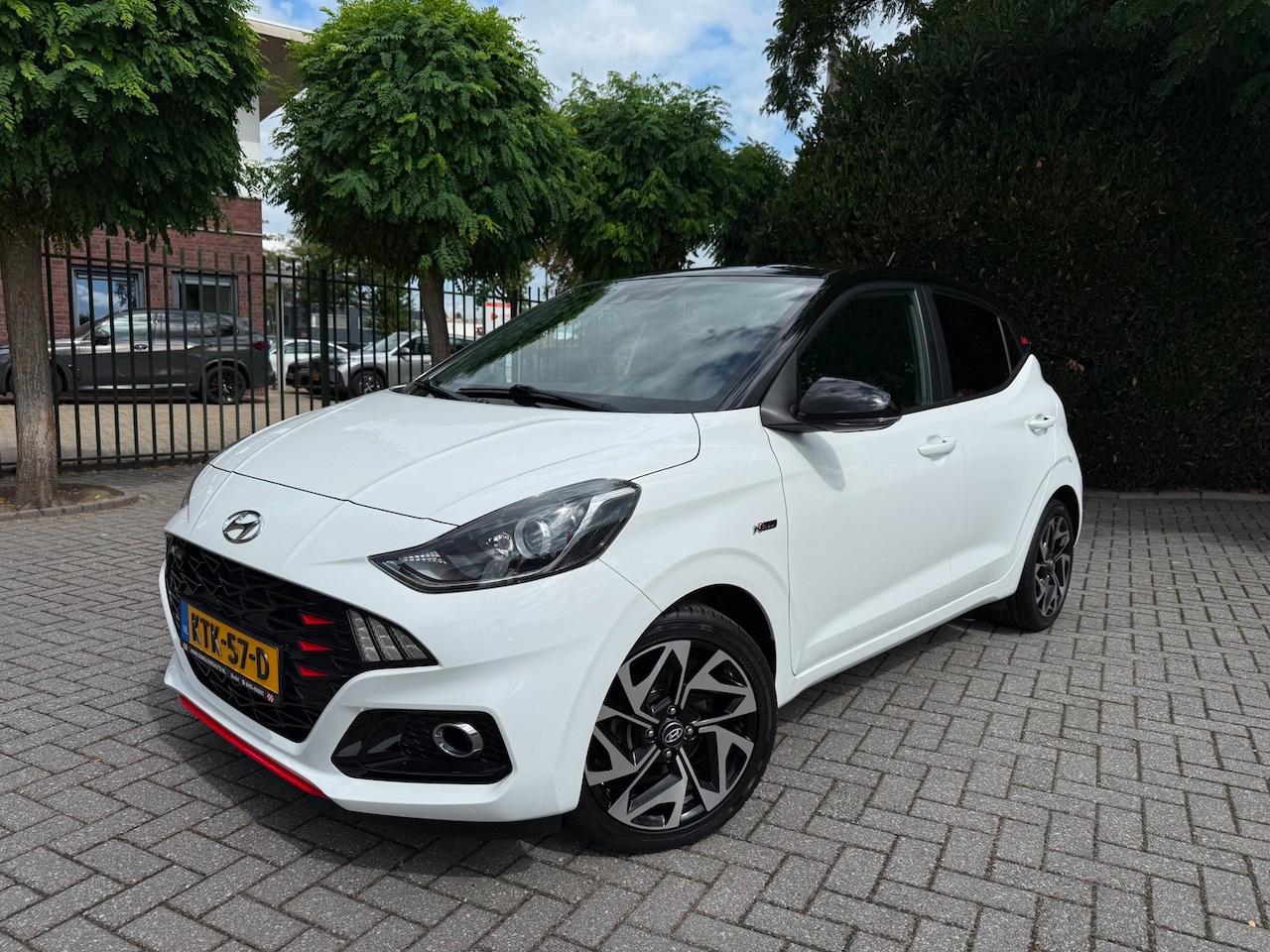 Hyundai i10 - 1.0 T-GDI N-Line, AIRCO, Apple CarPlay, Cruise Control, DAB, Isofix, Led, LM-velgen 16", P - AutoWereld.nl