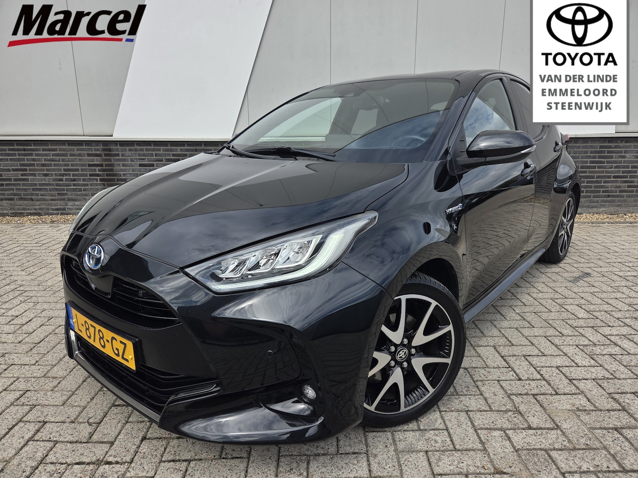 Toyota Yaris - 1.5 Hybrid Executive HUD PDC v+a Navi LM velgen JBL speakers Dode hoek detectie Leder - AutoWereld.nl