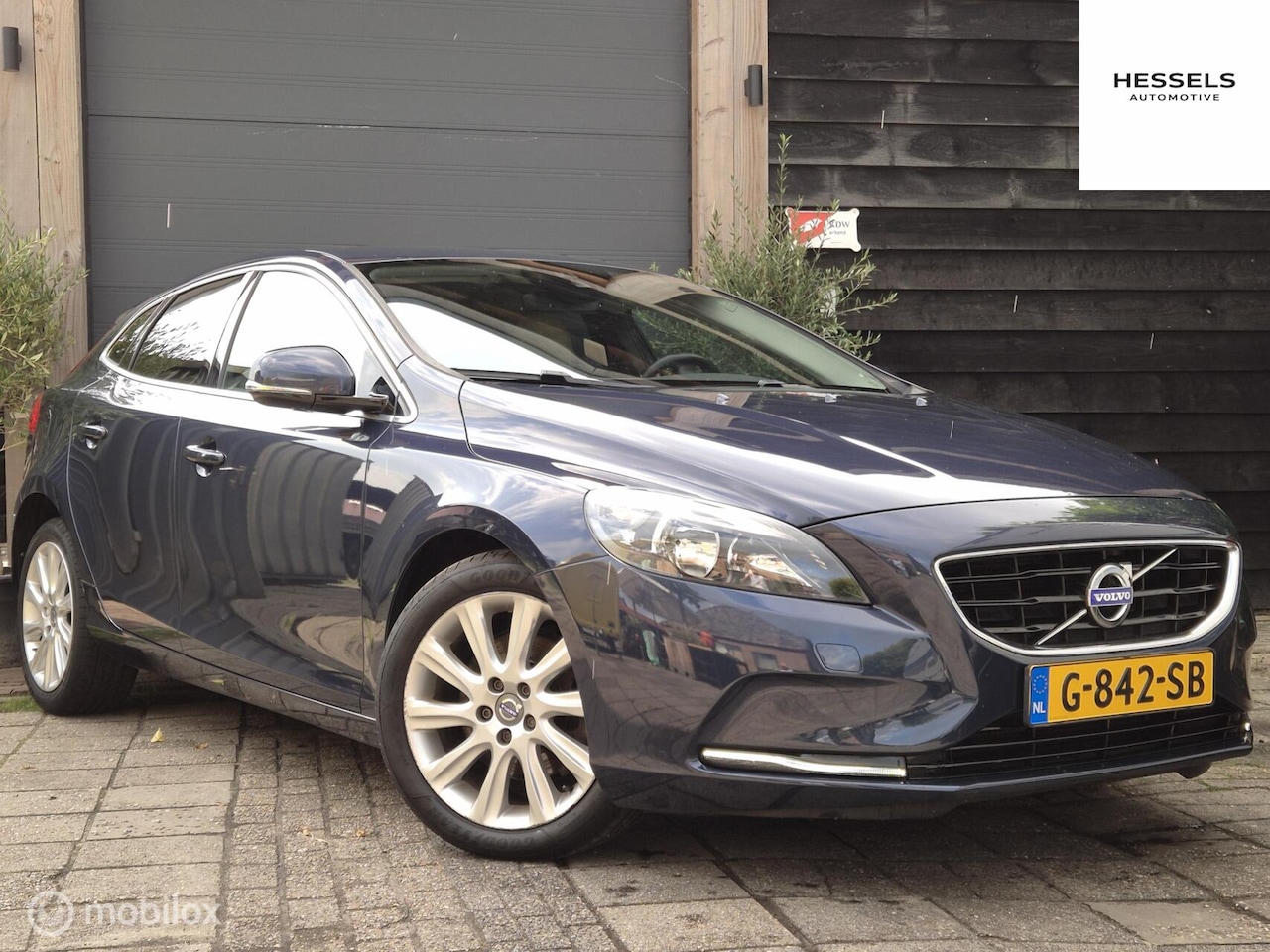 Volvo V40 - 1.6 T3 Summum Leer, Trekhaak - AutoWereld.nl