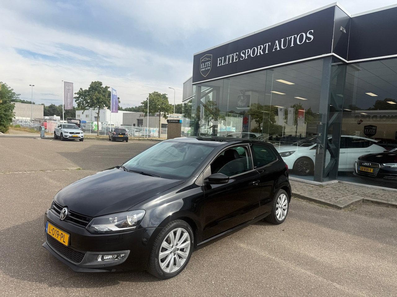 Volkswagen Polo - 1.2 TSI Highline I Pano I Verwarmde voorstoelen I - AutoWereld.nl