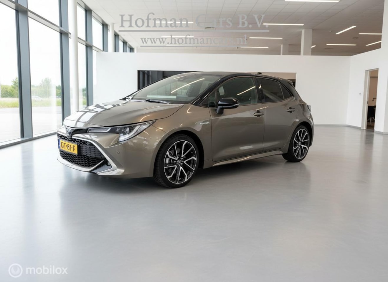 Toyota Corolla - 2.0 Hybrid GR-Sport Plus | 184 PK | 2-Tone | Sportstoelen | Camera | Winterset - AutoWereld.nl