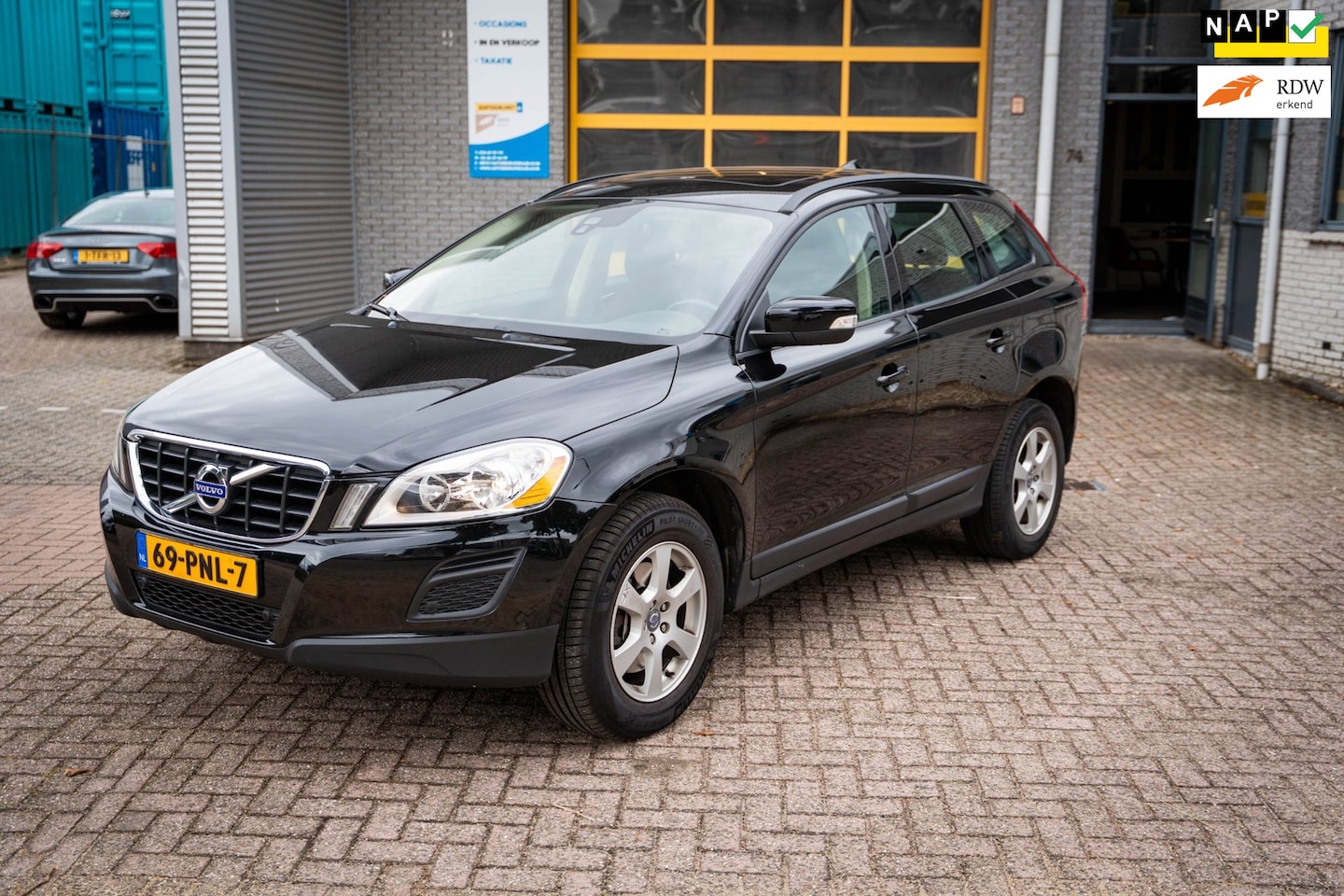 Volvo XC60 - 2.0T Kinetic - AutoWereld.nl
