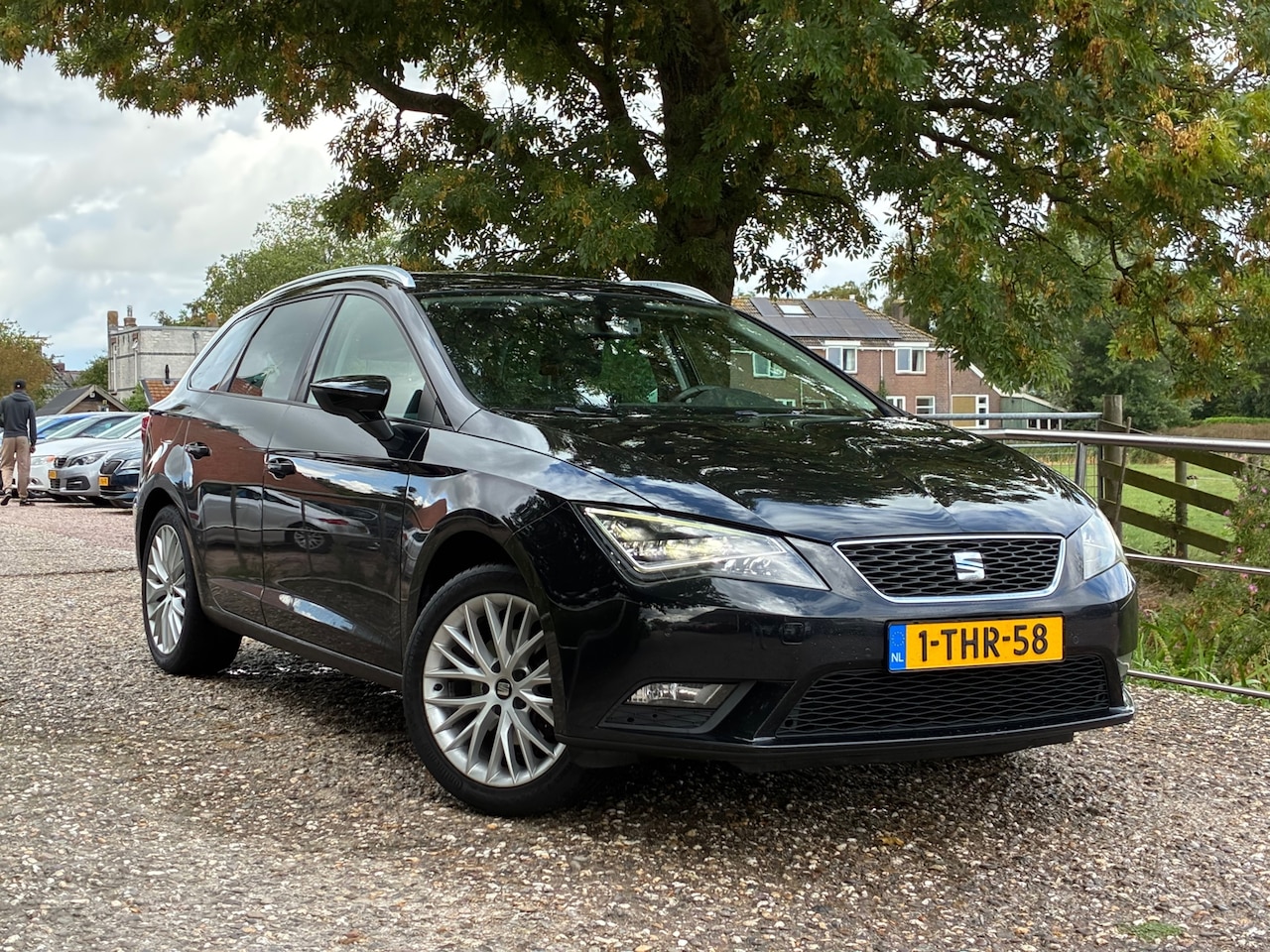 SEAT Leon ST - 1.2 TSI Style First Edition | Half leder + Cruise + Clima nu € 5.975,-!!! - AutoWereld.nl