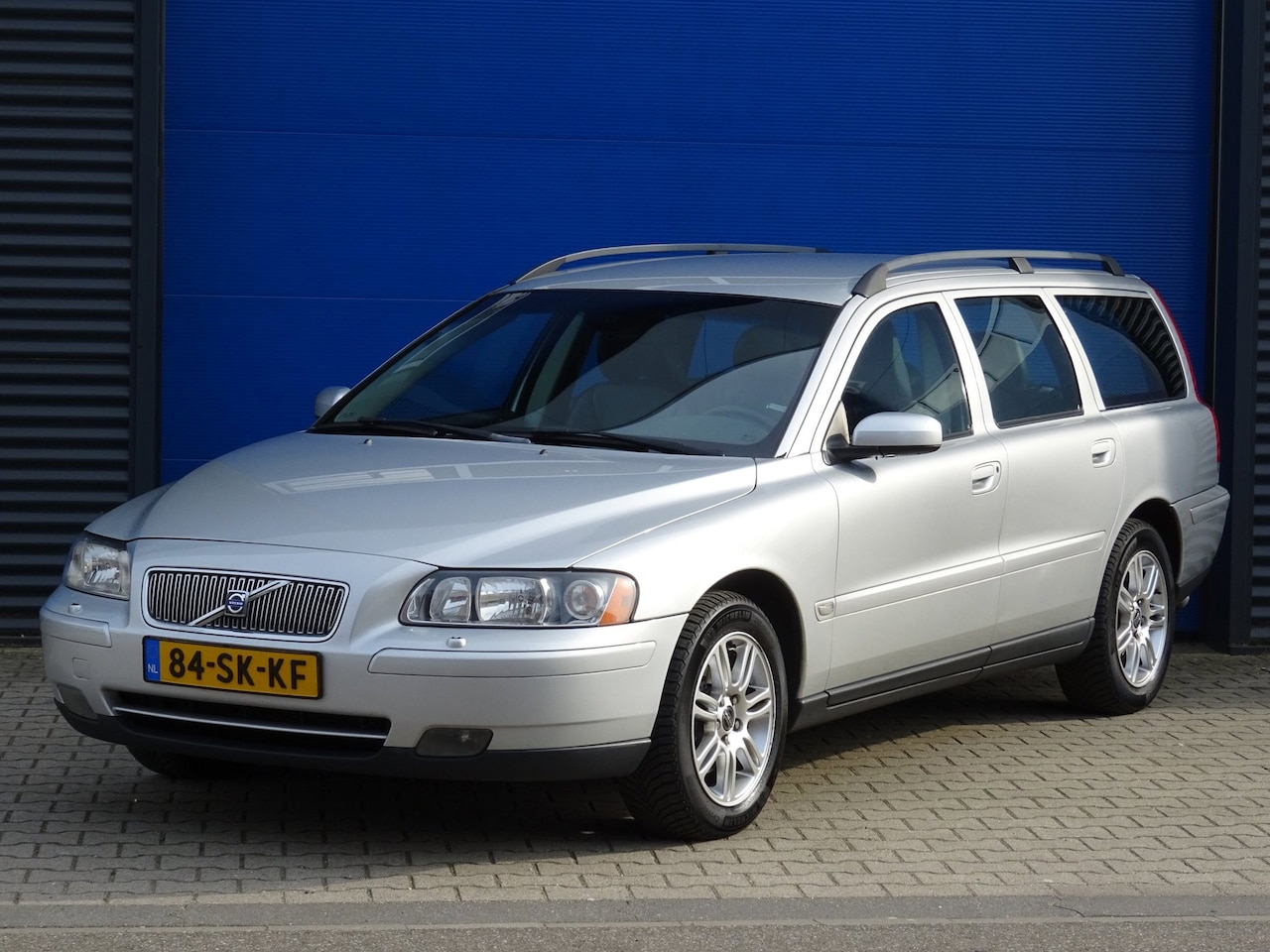 Volvo V70 - 2.4 Edition II Automaat Carplay Dealer Onderhouden - AutoWereld.nl