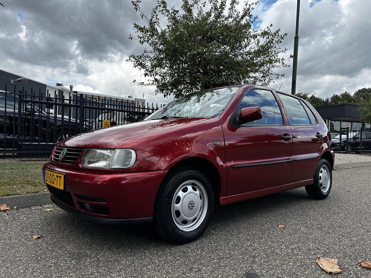 Volkswagen Polo - 1.6 55KW Automaat Atletico Airco Airbags NL-auto 25.020 KM Uniek. - AutoWereld.nl