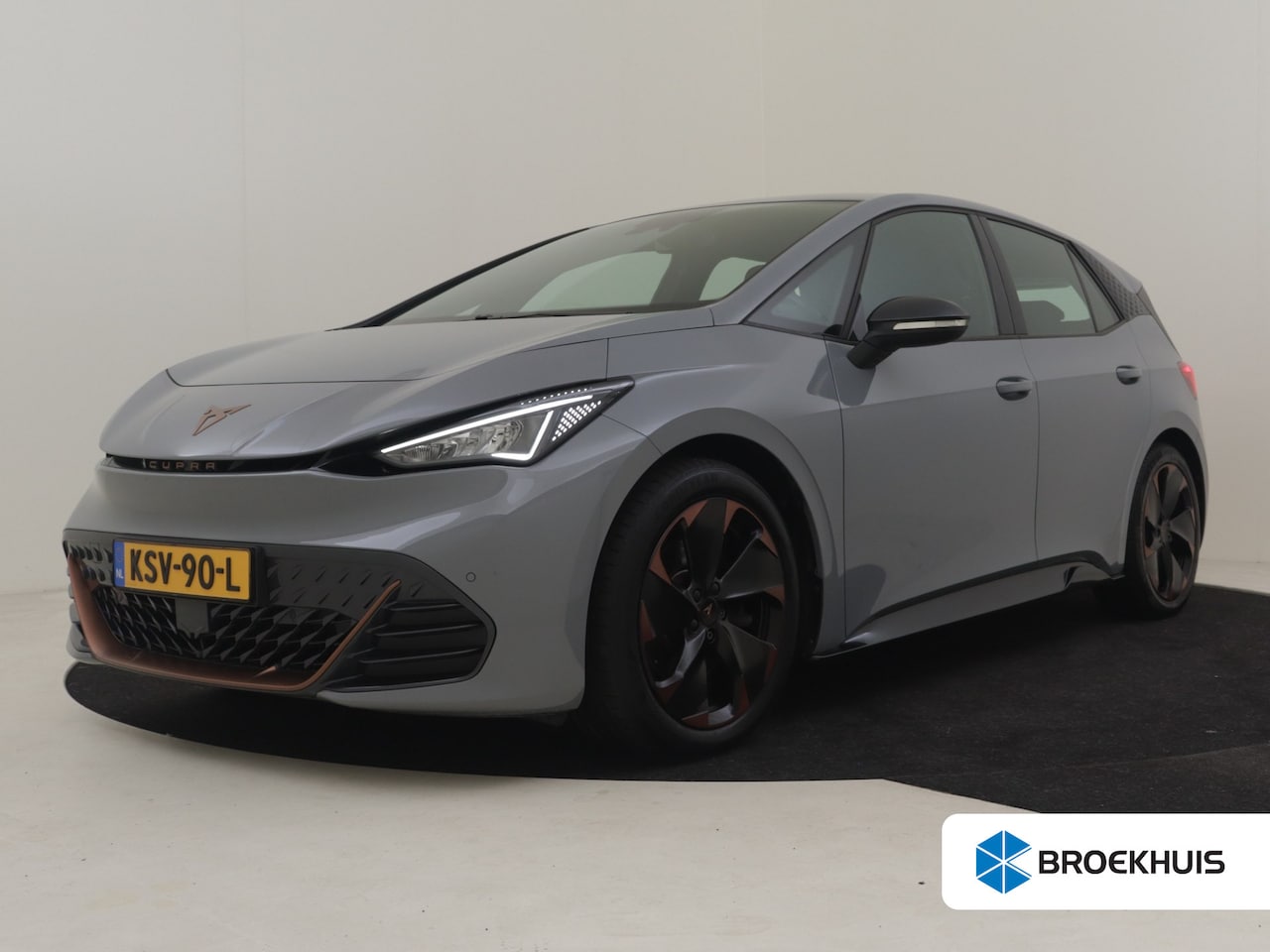 CUPRA Born - Copper Edition 82kWh l Camera l Stoel/stuurverwarming l Half Leder l 19" l 231PK! l Parkee - AutoWereld.nl