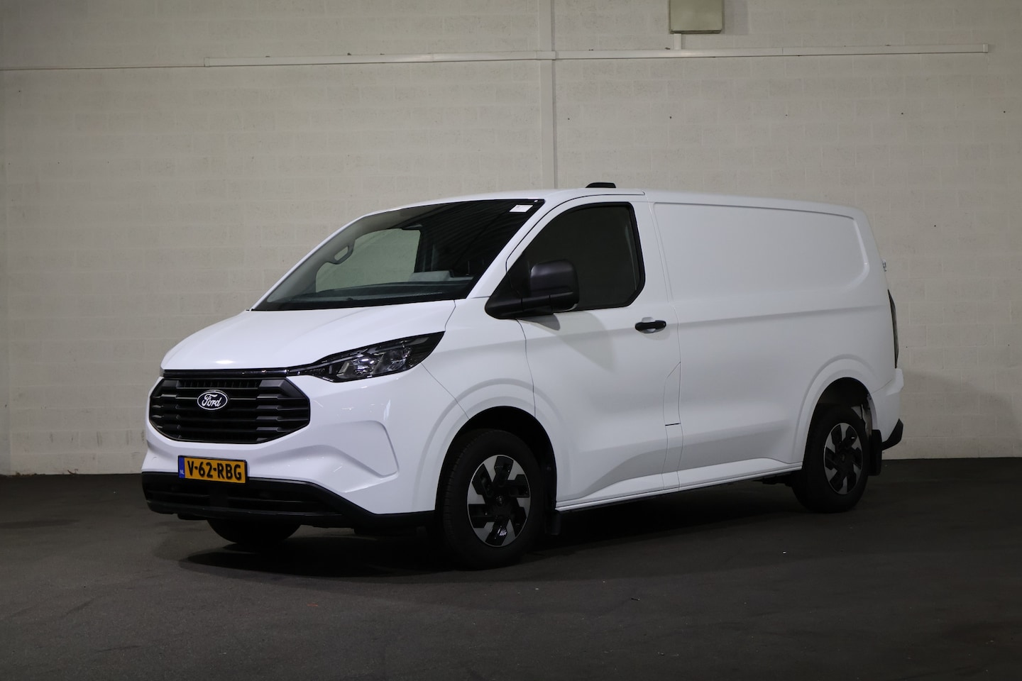 Ford Transit Custom - 320 2.5 PHEV L1H1 Trend incl. BPM - AutoWereld.nl