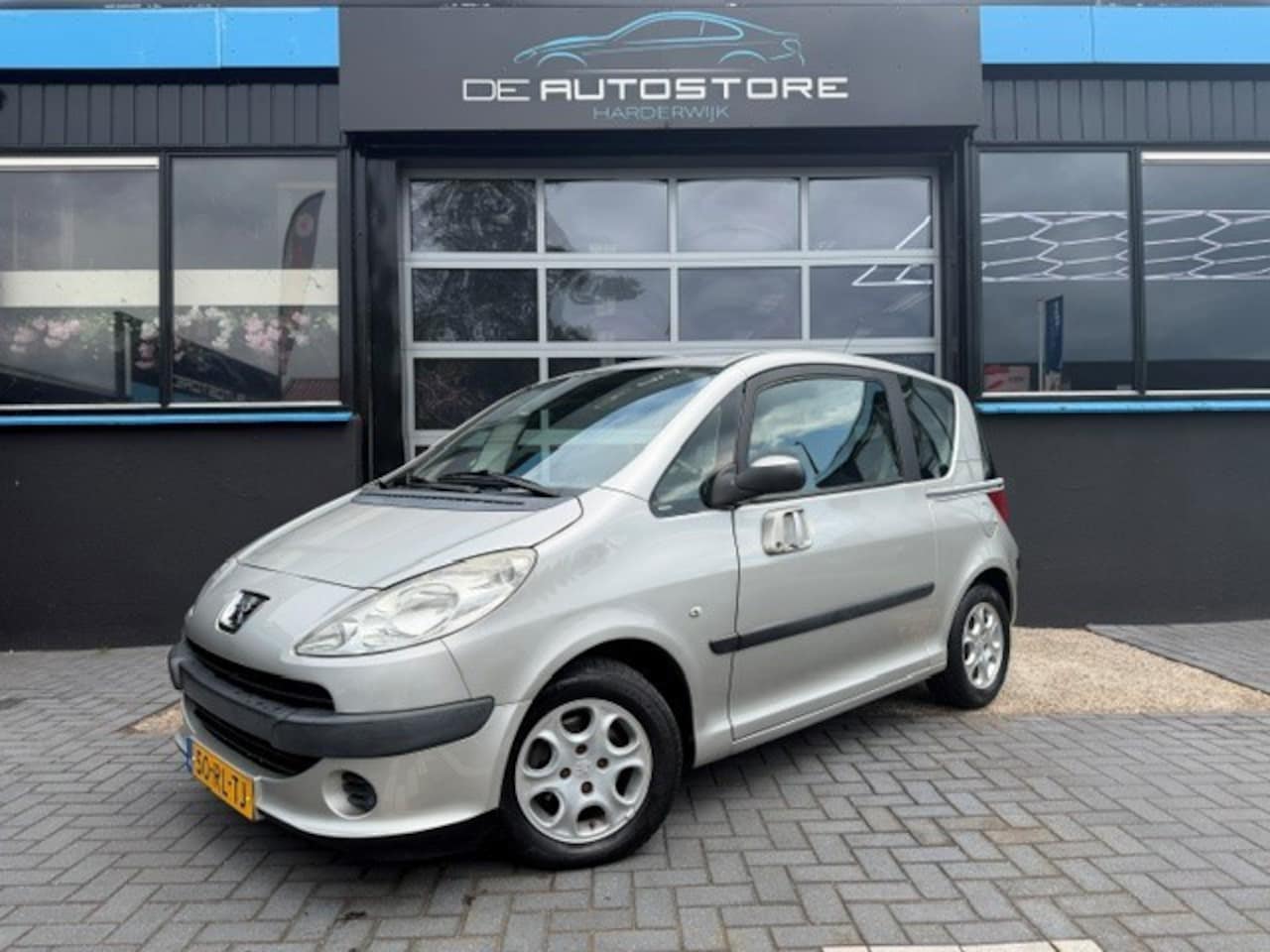 Peugeot 1007 - 1.4 Urban Automaat Cruise LM Velgen Nieuwe DB Riem 141 Dkm Leuke Auto !!! - AutoWereld.nl