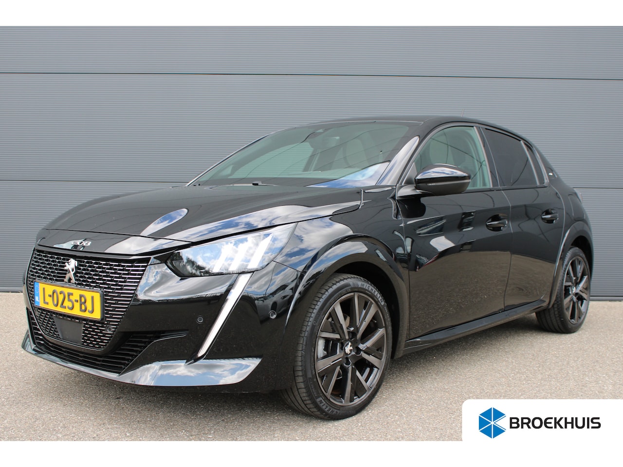 Peugeot 208 - 1.2 PureTech GT Pack | Navigatie | Camera | Panoramadak | Stoelverwarming | Black Pack | A - AutoWereld.nl