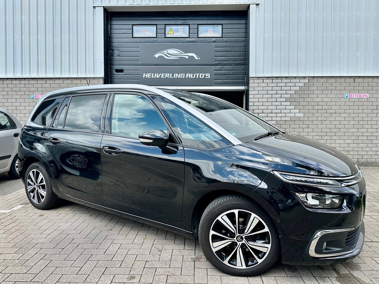 Citroën Grand C4 Picasso - 1.2 Business | Automaat | 7Pers | Trekhaak | Camera - AutoWereld.nl