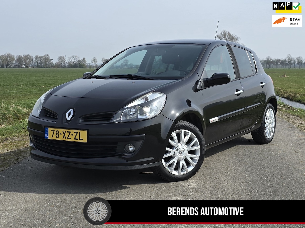 Renault Clio - 1.2 TCE Rip Curl I Airco I All season banden I Trekhaak - AutoWereld.nl