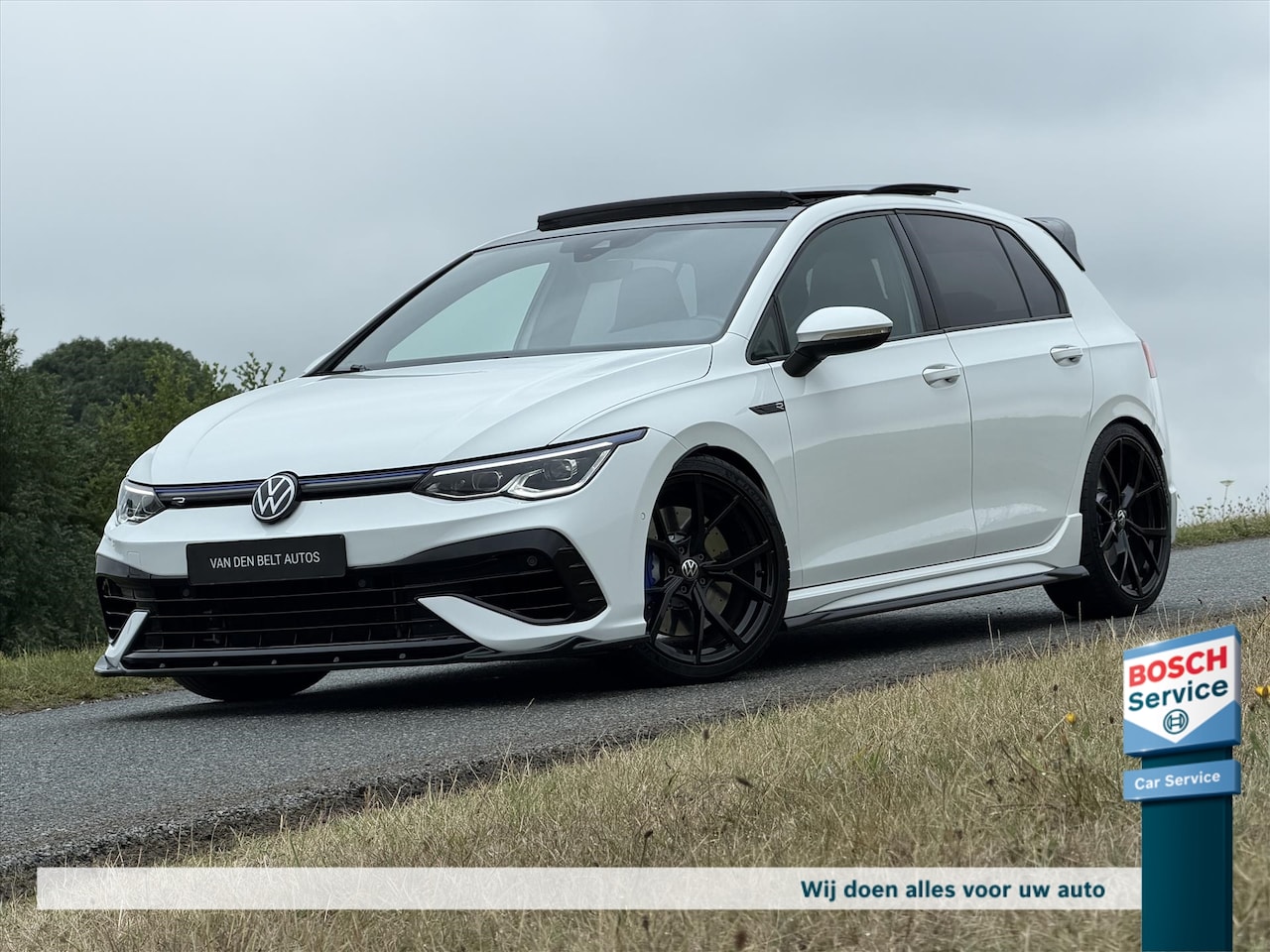 Volkswagen Golf - 8 2.0 TSI R 320PK 4Motion / Pano / Full Maxton / Keyless / IQ Light / Sfeer / Camera / Car - AutoWereld.nl