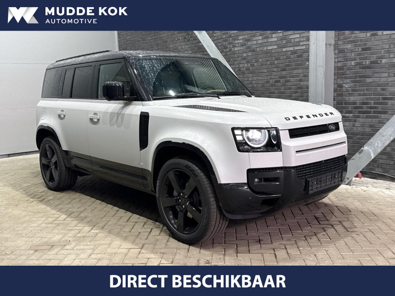 Land Rover Defender 110 - 2.0 P300e X-Dynamic HSE | SATIN | Luchtvering | Panoramadak | Trekhaak | Stoelventilatie | - AutoWereld.nl