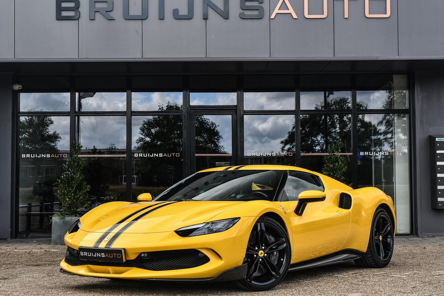 Ferrari 296 GTB - 3.0 V6 Assetto fiorano - AutoWereld.nl