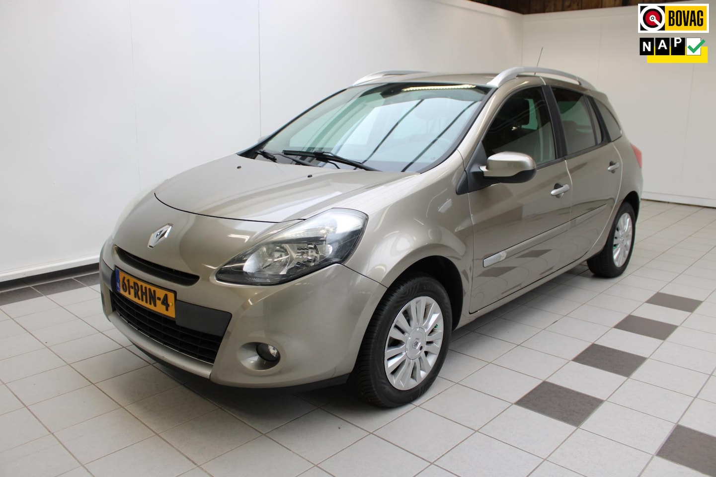 Renault Clio Estate - 1.2 TCE Collection - Distr.riem 09/2023 reeds vervangen, Trekhaak, Cruisecontrol, Airco en - AutoWereld.nl
