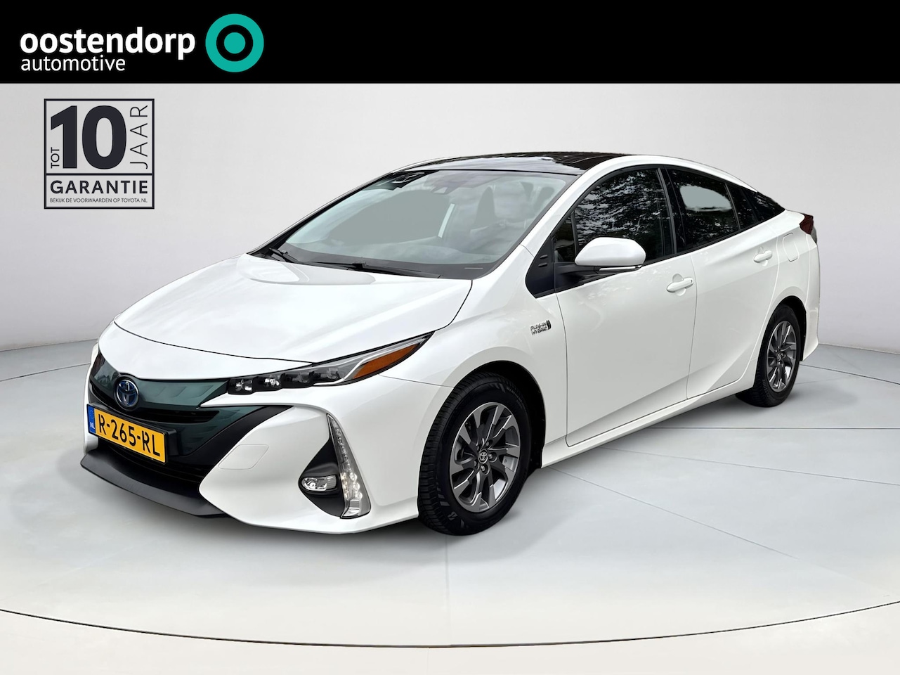 Toyota Prius - 1.8 Plug-in Dynamic | Navigatie | Solar roof | Achteruitrijcamera - AutoWereld.nl