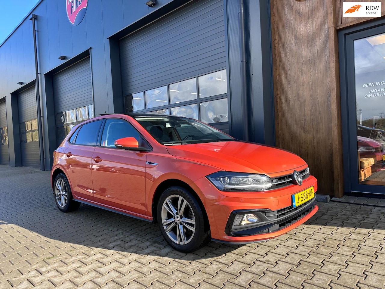 Volkswagen Polo - 1.0 TSI Highline R-line pano camera dsg - AutoWereld.nl