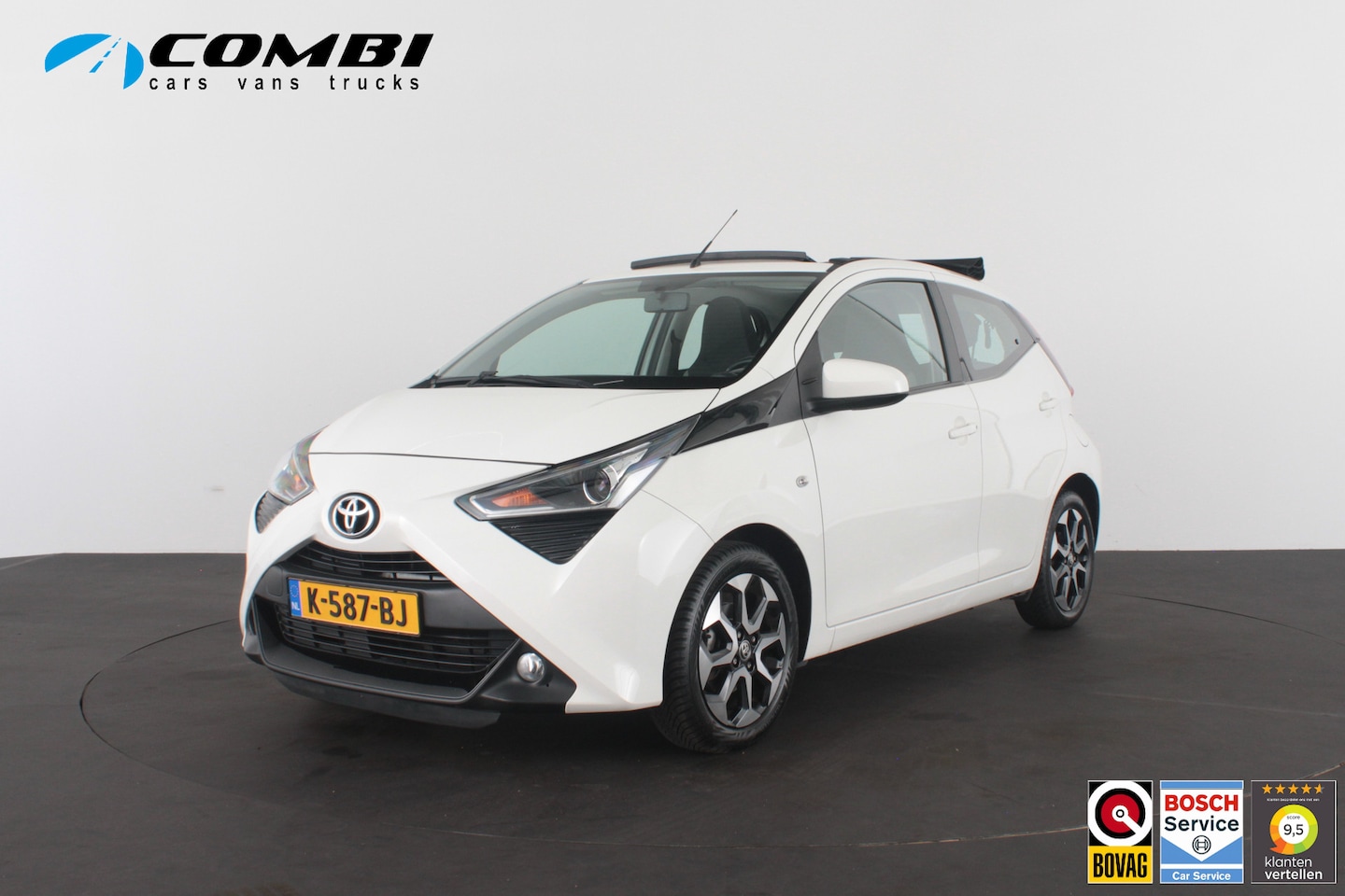 Toyota Aygo - 1.0 VVT-i x-joy > Schuifdak/Camera/Navigatie via (Apple CarPlay / Android Auto) - AutoWereld.nl