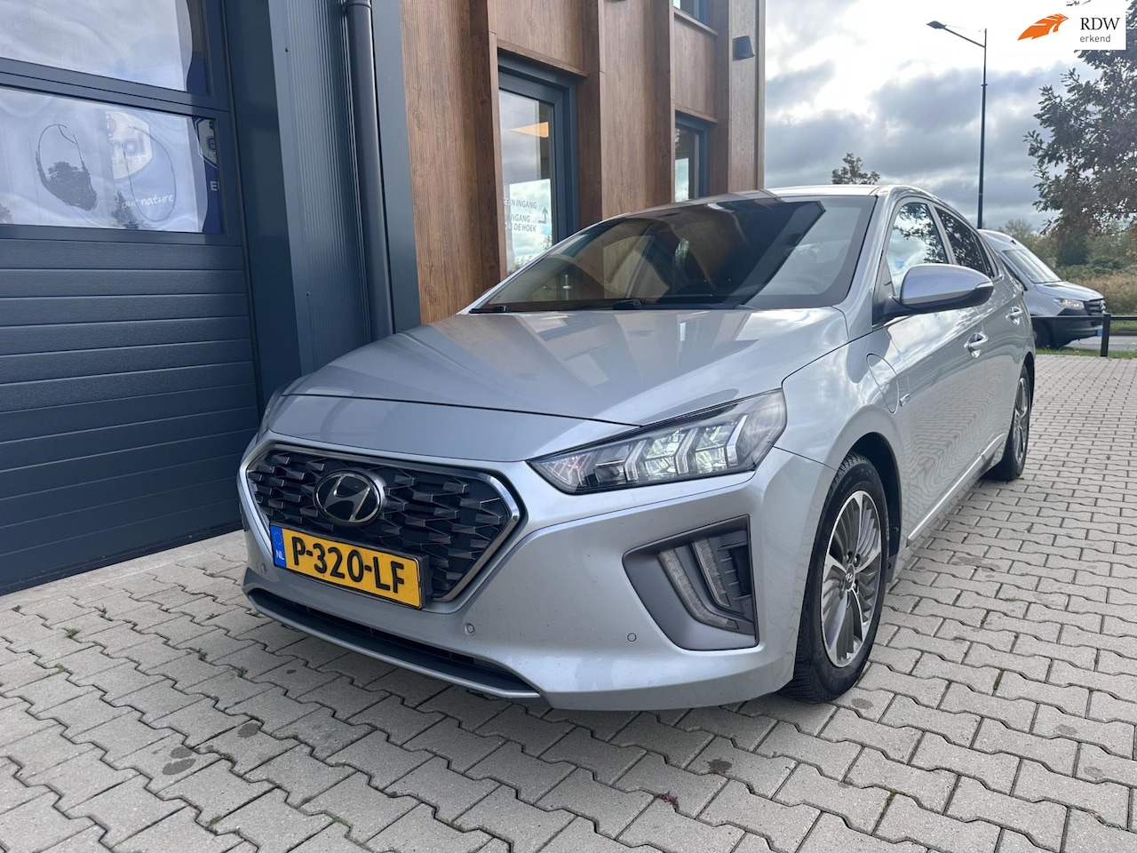 Hyundai IONIQ - 1.6 GDi PHEV l facelift model l Premium - AutoWereld.nl