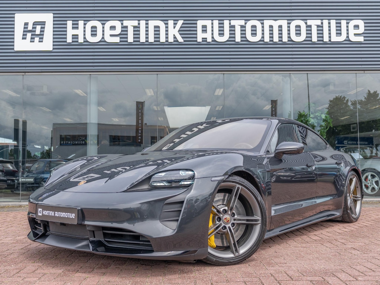 Porsche Taycan - Turbo 93 kWh | Matrix-LED | Passenger-Display | Dealer onderhouden - AutoWereld.nl