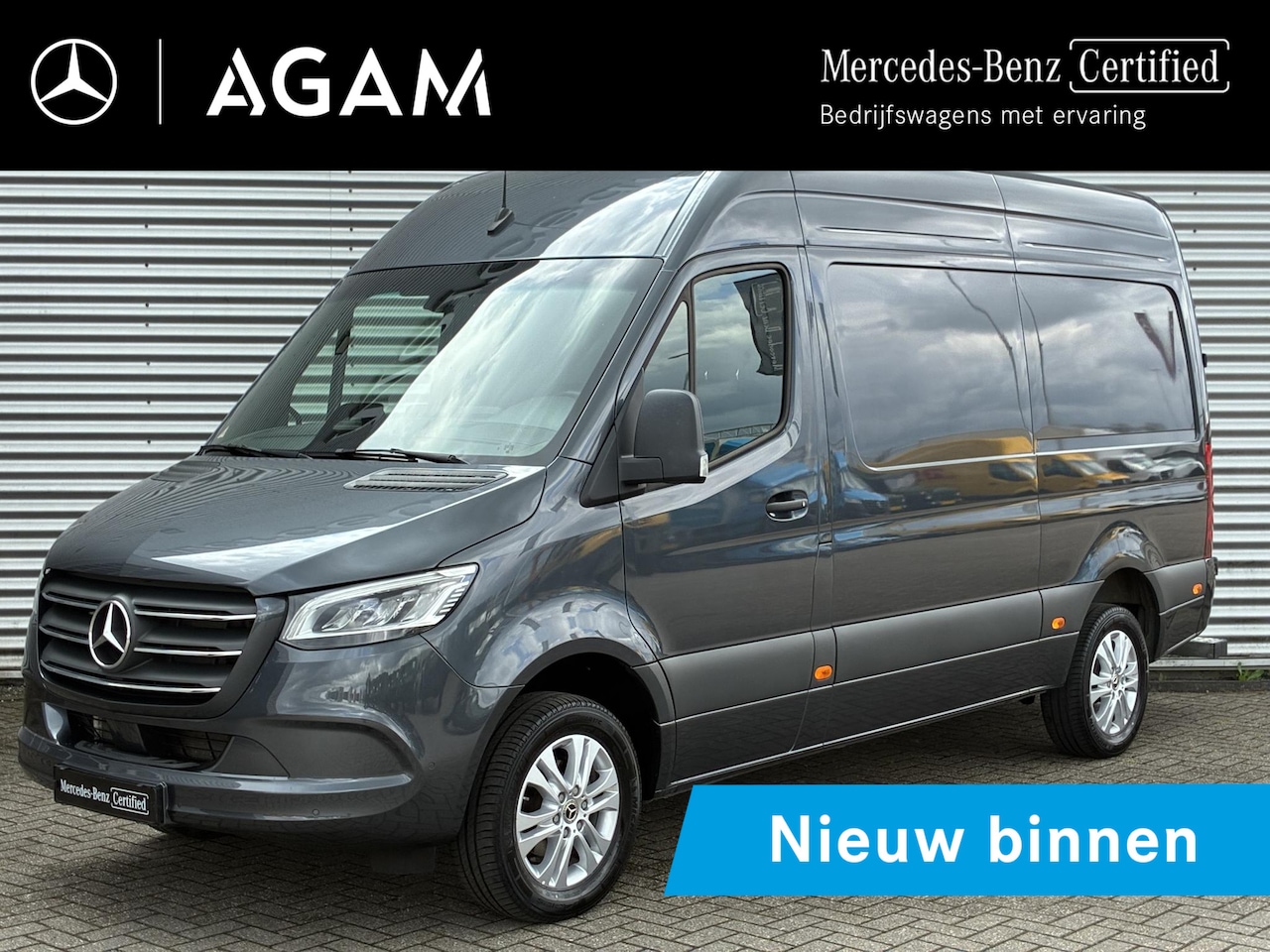 Mercedes-Benz Sprinter - 317 CDI Select L2H2 Veel Extra's | LED | Trekhaak 3500kg | Apple Carplay etc - AutoWereld.nl