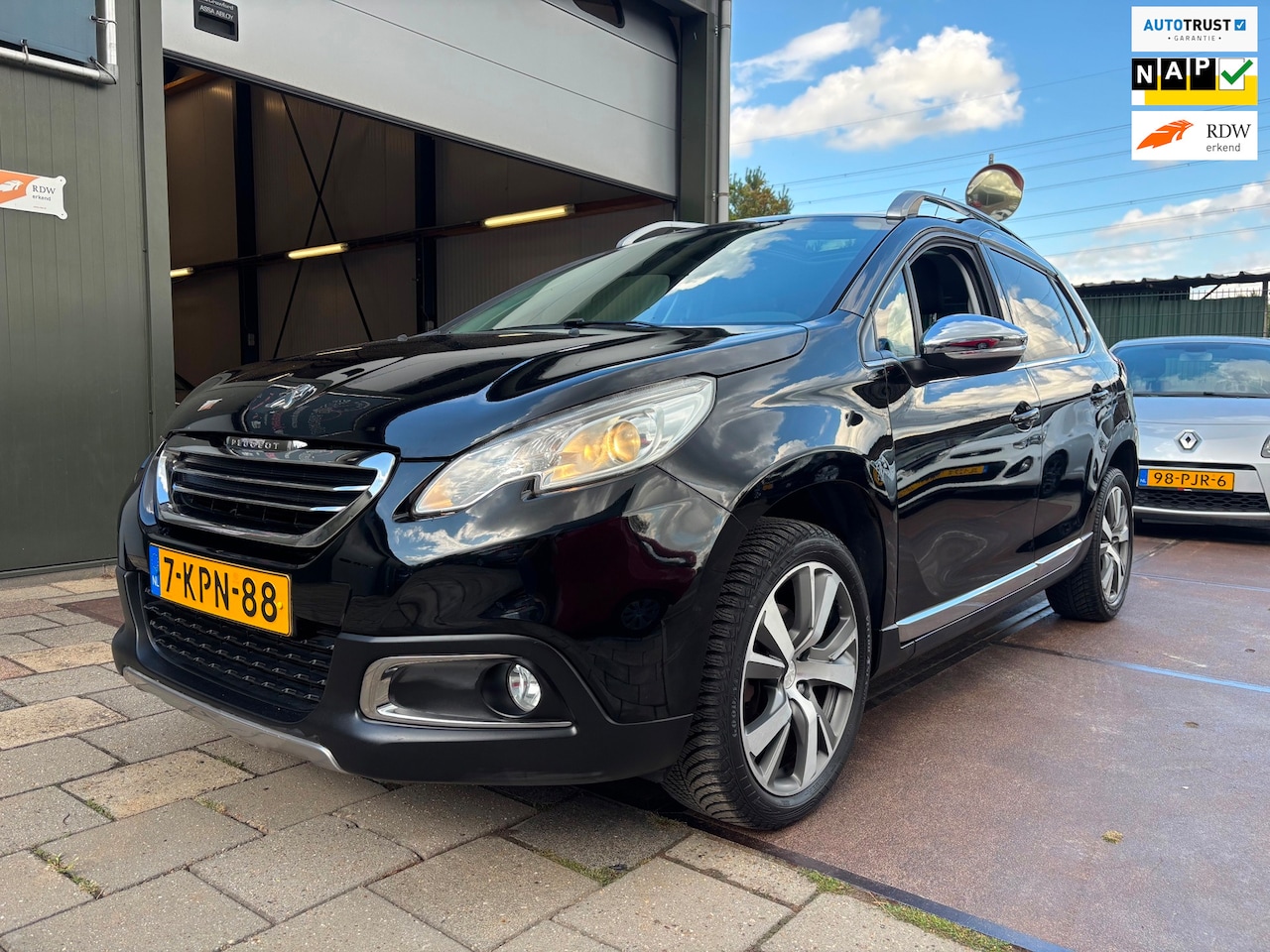 Peugeot 2008 - 1.6 VTi Féline Leder Cruise Panodak Sfeerverlichting - AutoWereld.nl