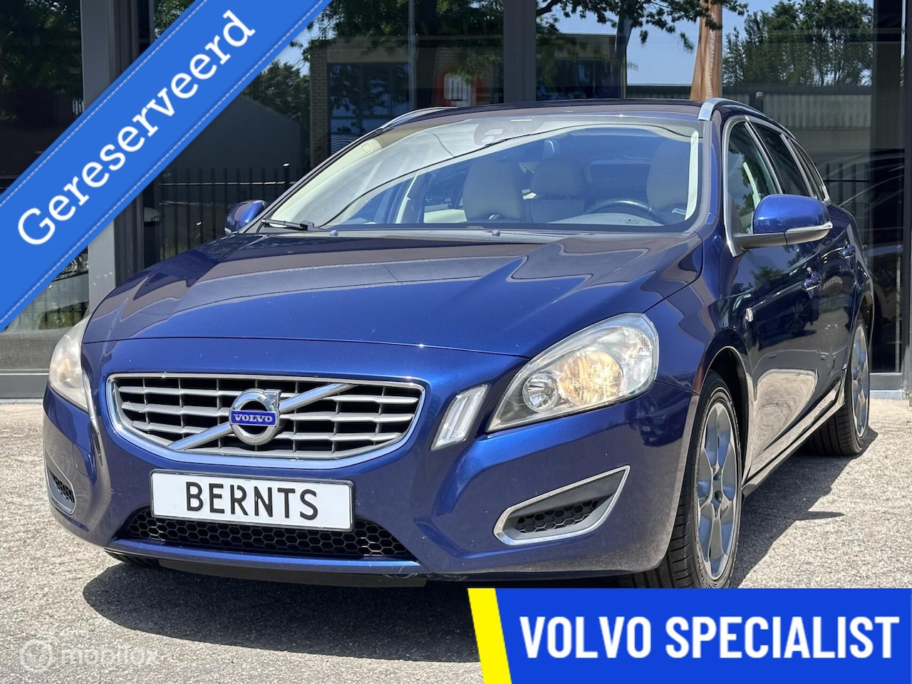 Volvo V60 - D4 5Cilinder Ocean Race|Trekhaak|Navi|Bluetooth - AutoWereld.nl
