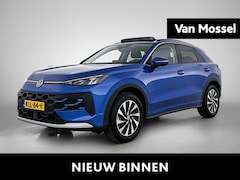 Volkswagen T-Roc - 1.5 eTsi Life First Edition | 150 PK | Automaat | Panorama Schuif/Kantel Dak | Stoel en St