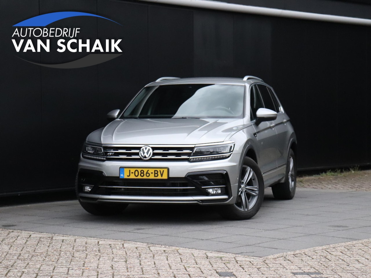 Volkswagen Tiguan - 1.5 TSI R-LINE | CAMERA | ADAPT. CRUISE | NAVI | VIRTUAL COCKPIT | APPLE CARPLAY | - AutoWereld.nl