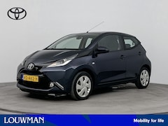 Toyota Aygo - 1.0 VVT-i x-play Automaat | Parkeercamera | Metallic Lak | Airco | Mistlampen | Onderweg-n