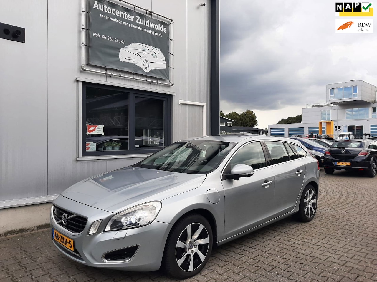 Volvo V60 - 2.4 D6 AWD Plug-In Hybrid Summum 2.4 D6 AWD Plug-In Hybrid Summum - AutoWereld.nl