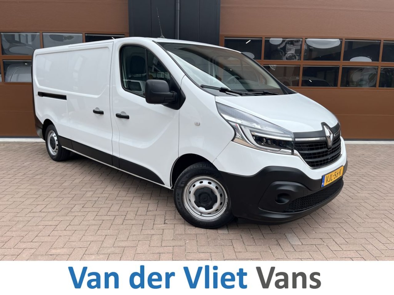 Renault Trafic - 2.0 dCi 120pk L2 Comfort 3p Lease €276 /m, Trekhaak, Airco, PDC, Cruise controle, Onderhou - AutoWereld.nl