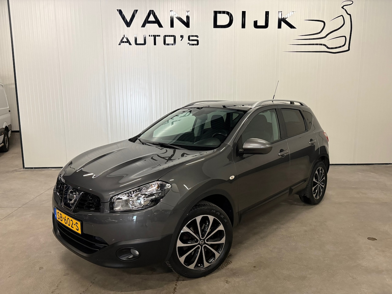 Nissan Qashqai - 1.6 Panoramadak Trekhaak Camera Navi - AutoWereld.nl