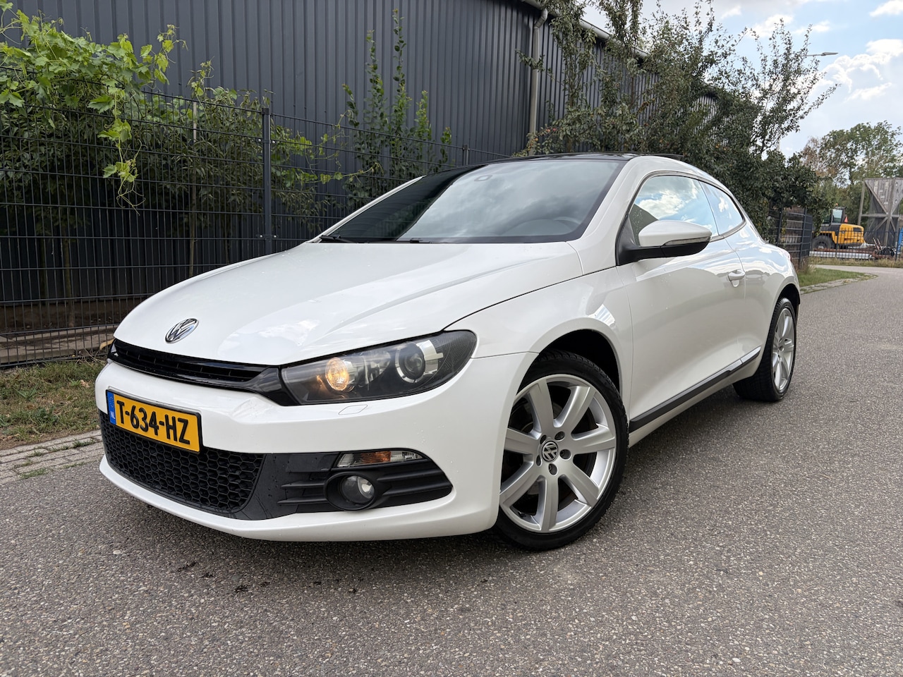 Volkswagen Scirocco - 1.4 TSI Highline / AUTOMAAT / PANORAMADAK / CRUISE / 152dkm! - AutoWereld.nl