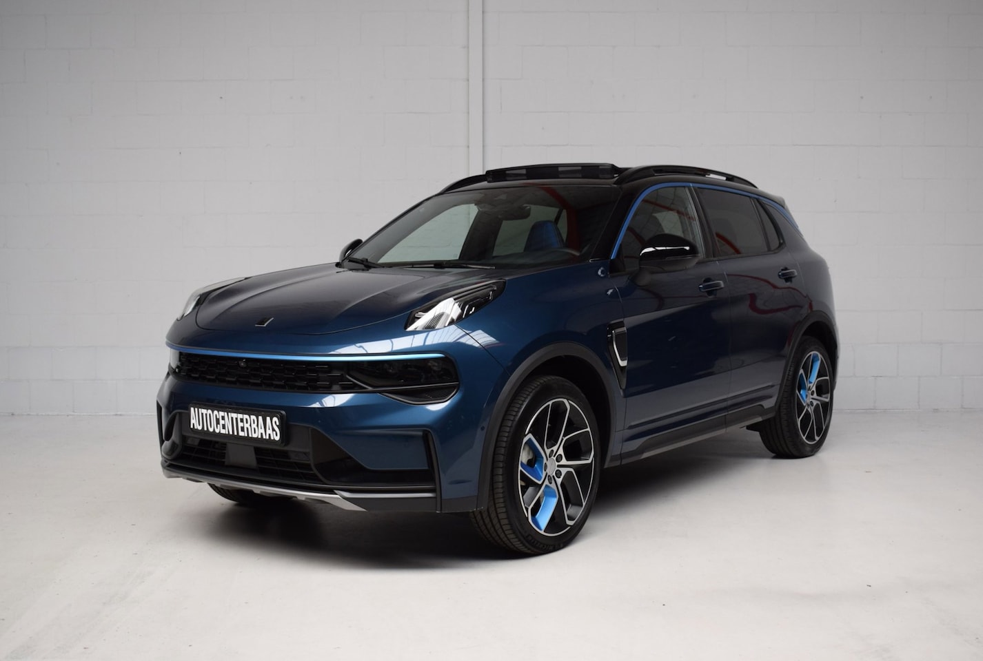 Lynk & Co 01 - 1.5 PHEV ZWARTE HEMEL / VIRTUAL / 360 CAMERA / INFINITY GELUID / PANORAMADAK / ADAPT.CRUIS - AutoWereld.nl